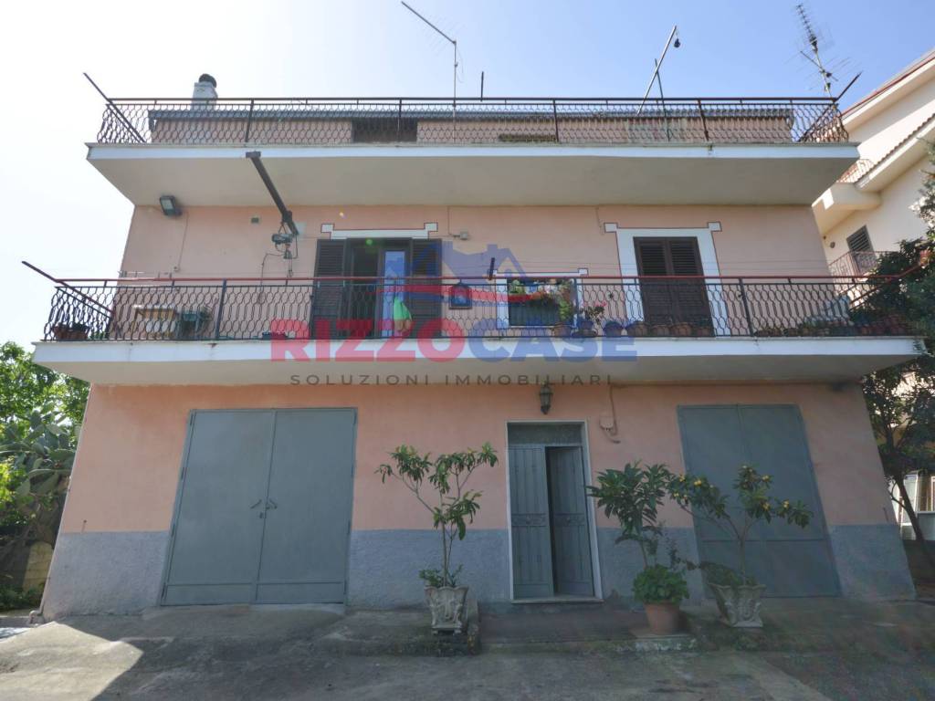 casa indipendente in vendita a Corigliano-Rossano in zona Rossano