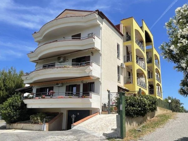 appartamento in vendita a Corigliano-Rossano in zona Rossano Stazione