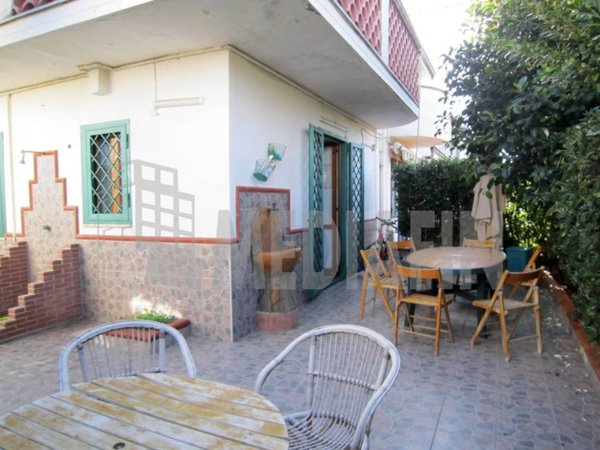villa in vendita a Corigliano-Rossano in zona Rossano