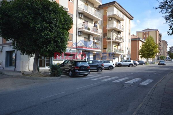 negozio in vendita a Corigliano-Rossano in zona Rossano
