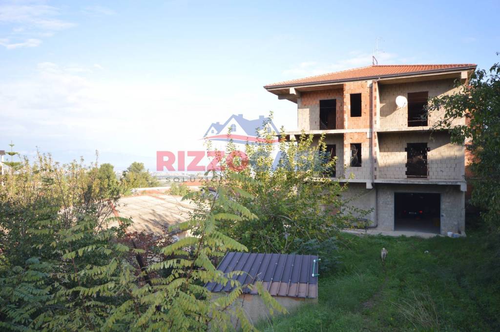 casa indipendente in vendita a Corigliano-Rossano in zona Rossano
