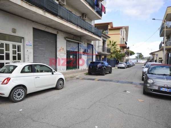 locale commerciale in vendita a Corigliano-Rossano in zona Rossano Stazione