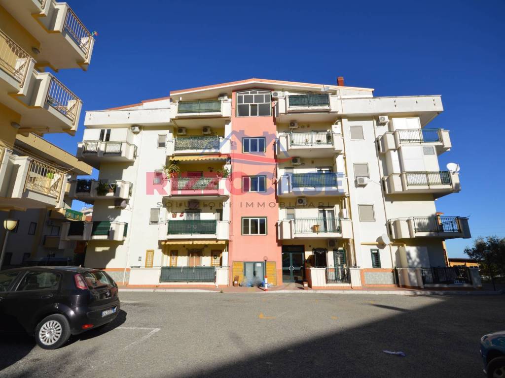 appartamento in vendita a Corigliano-Rossano in zona Rossano Stazione