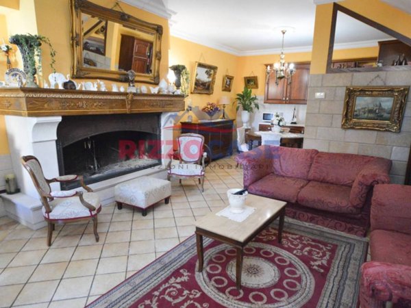 casa indipendente in vendita a Corigliano-Rossano in zona Rossano