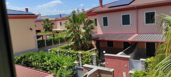 casa indipendente in vendita a Corigliano-Rossano