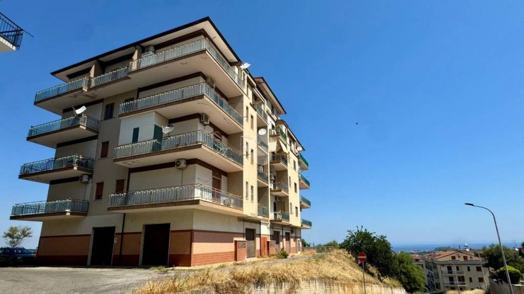 appartamento in vendita a Corigliano-Rossano in zona Rossano Stazione