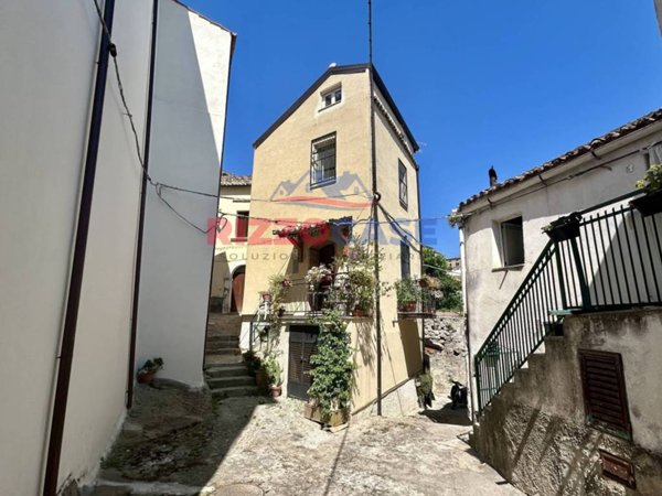 negozio in vendita a Corigliano-Rossano in zona Rossano