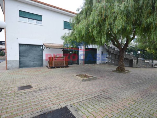 locale di sgombero in vendita a Corigliano-Rossano in zona Rossano