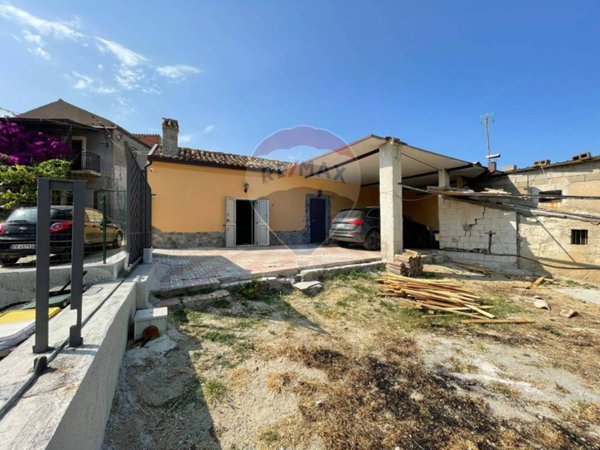 casa indipendente in vendita a Corigliano-Rossano in zona Corigliano Calabro