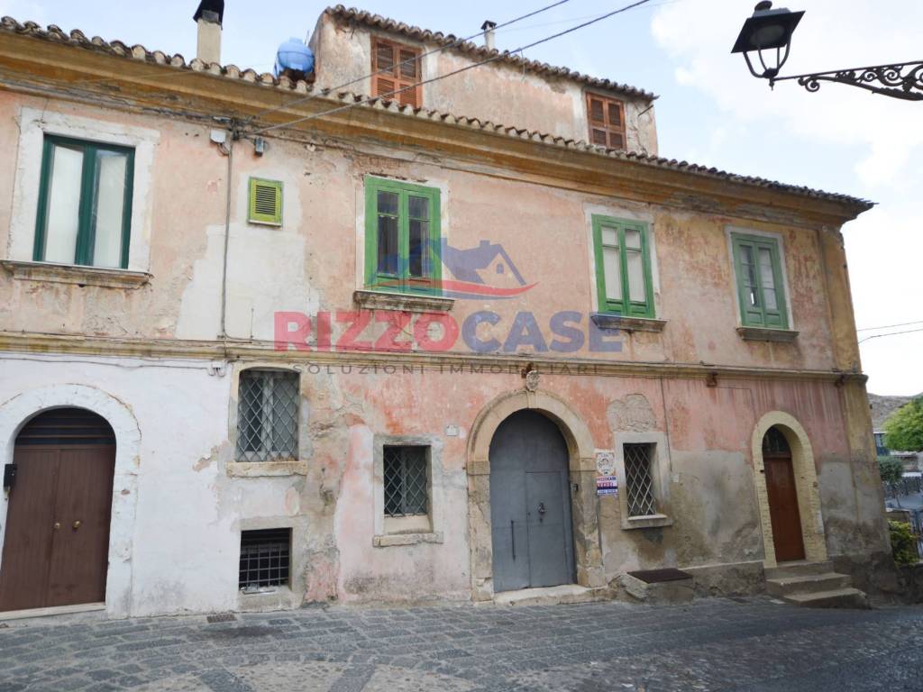 negozio in vendita a Corigliano-Rossano in zona Rossano