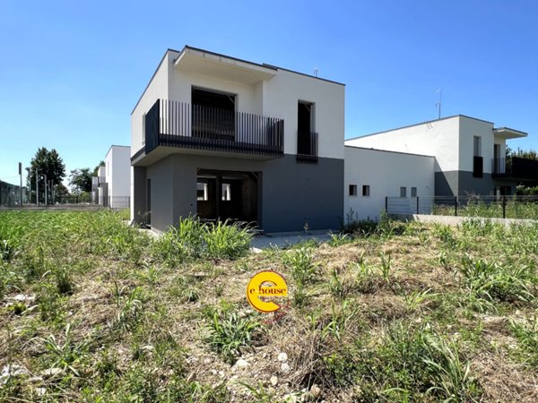 casa indipendente in vendita a Corigliano-Rossano in zona Rossano
