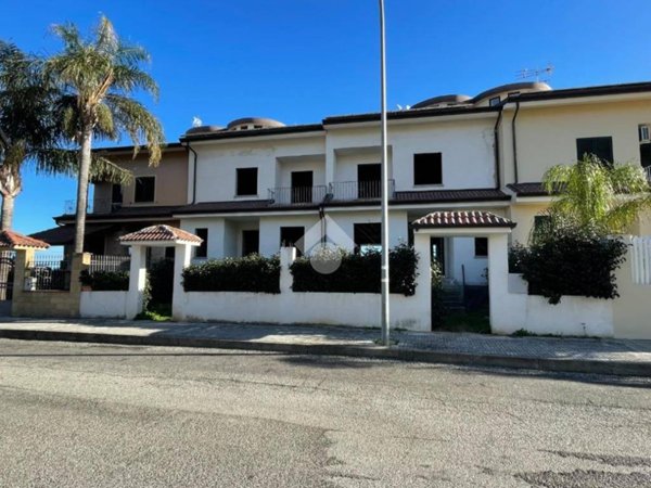 casa indipendente in vendita a Corigliano-Rossano in zona Rossano
