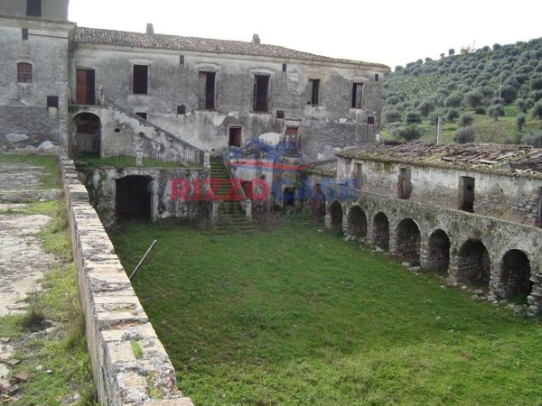 casale in vendita a Corigliano-Rossano in zona Rossano