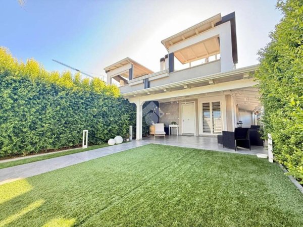 casa indipendente in vendita a Corigliano-Rossano in zona Rossano