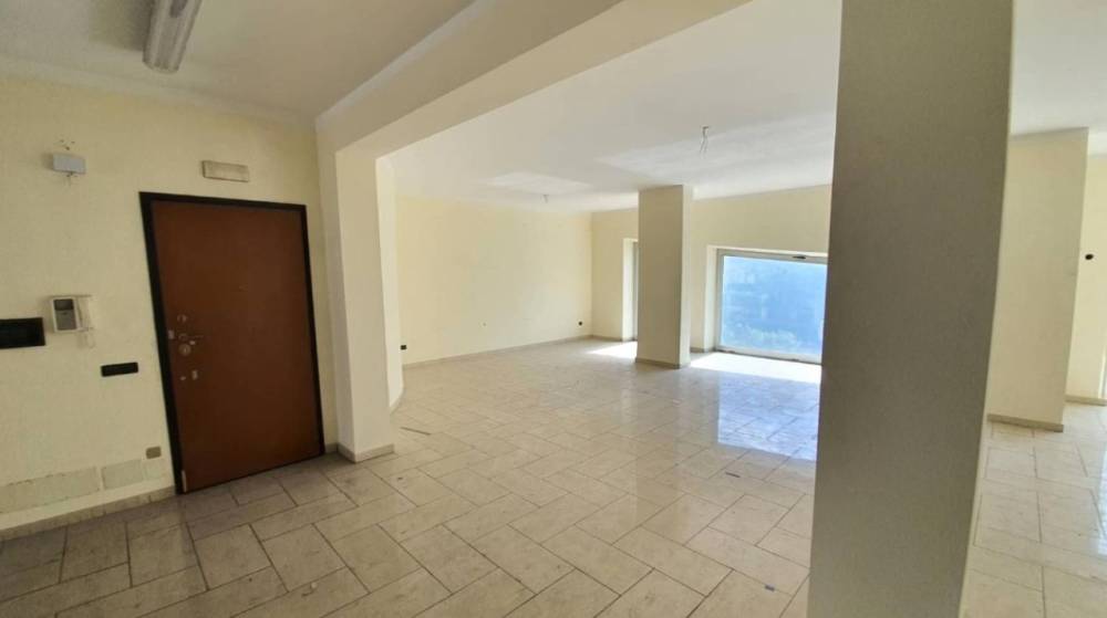 negozio in vendita a Corigliano-Rossano in zona Rossano