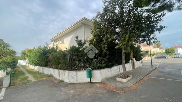 casa indipendente in vendita a Corigliano-Rossano in zona Fabrizio Piccolo