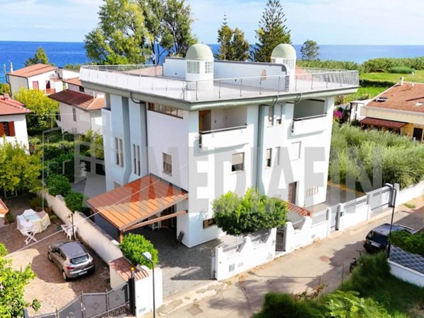 casa indipendente in vendita a Corigliano-Rossano in zona Rossano