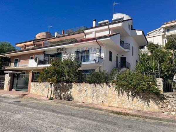 appartamento in vendita a Corigliano-Rossano in zona Corigliano Calabro