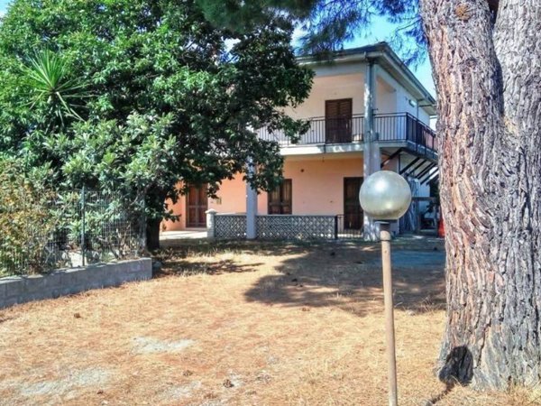 intera palazzina in vendita a Corigliano-Rossano in zona Rossano