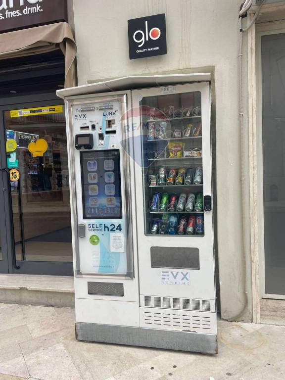 negozio in vendita a Corigliano-Rossano in zona Corigliano Calabro