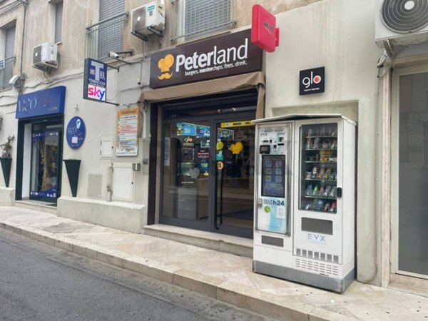 negozio in vendita a Corigliano-Rossano in zona Corigliano Calabro