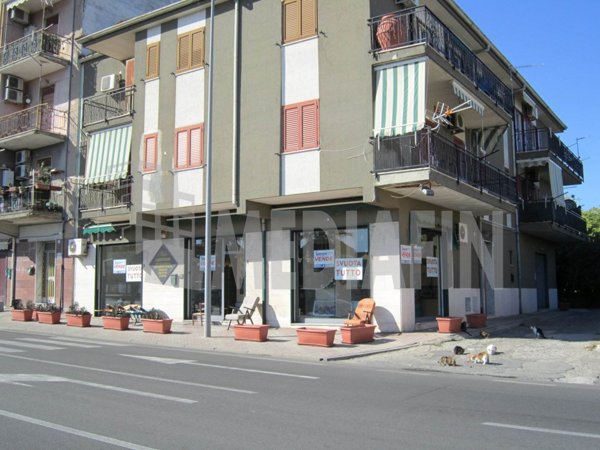 locale commerciale in vendita a Corigliano-Rossano in zona Rossano