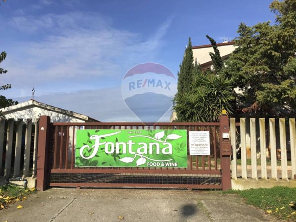 locale commerciale in vendita a Corigliano-Rossano