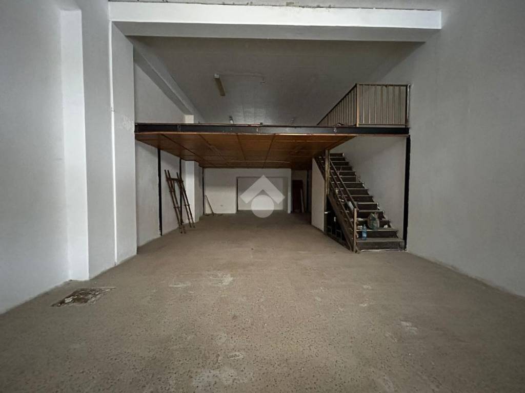locale di sgombero in vendita a Corigliano-Rossano