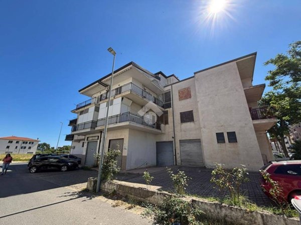 negozio in vendita a Corigliano-Rossano