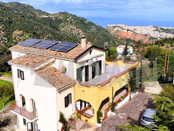 casa indipendente in vendita a Corigliano-Rossano in zona Rossano