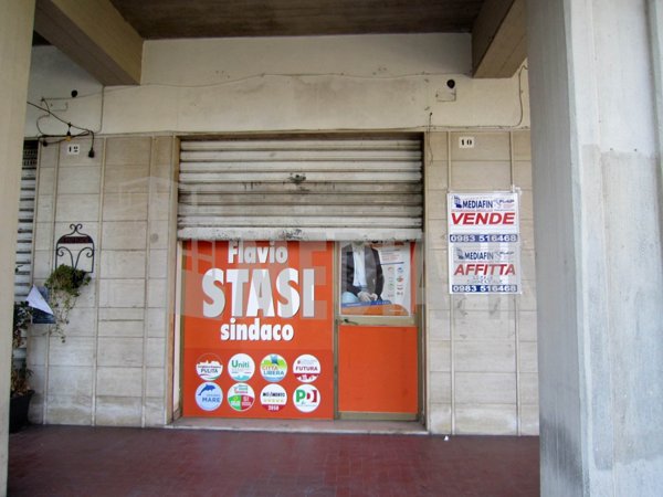 locale commerciale in vendita a Corigliano-Rossano in zona Rossano