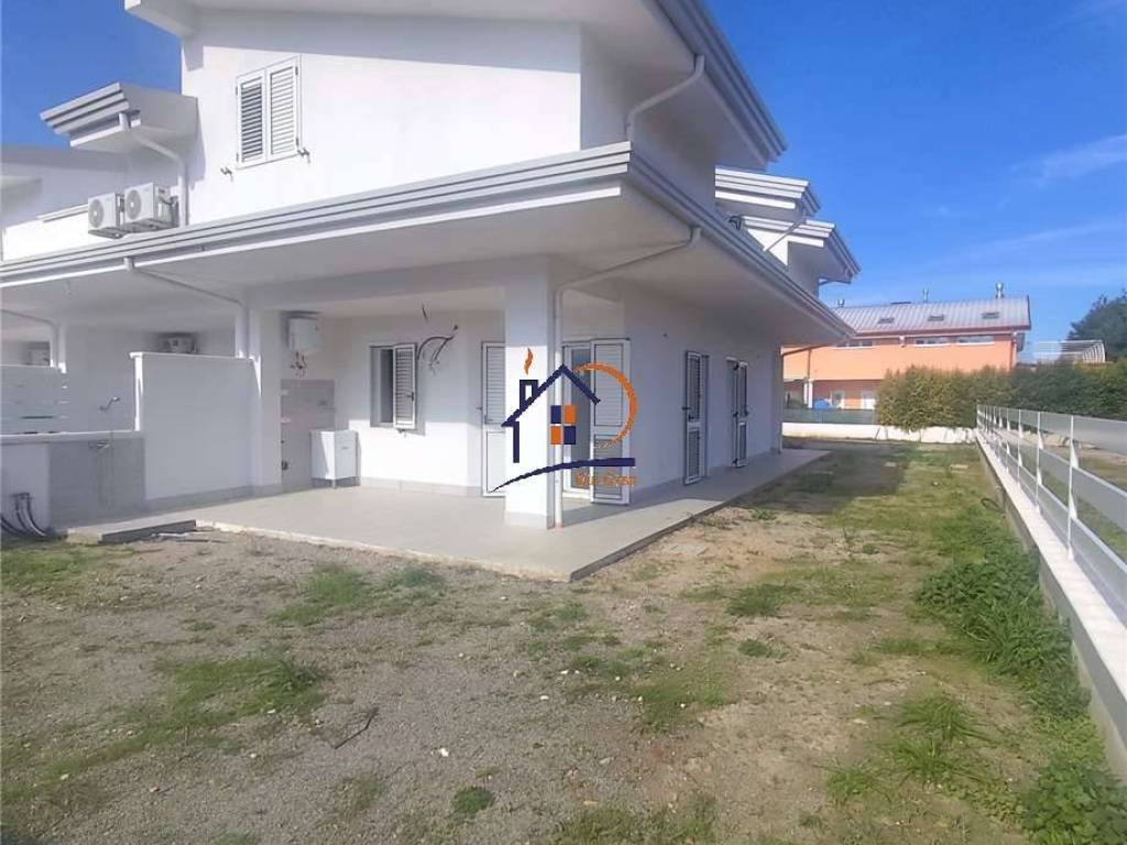 casa indipendente in vendita a Corigliano-Rossano in zona Rossano Stazione