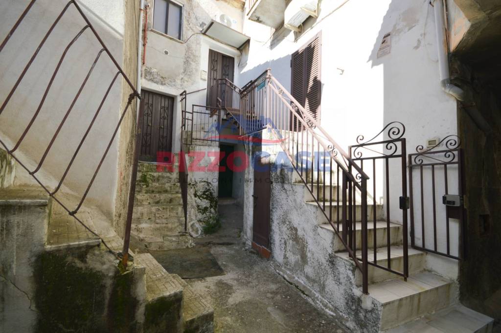casa indipendente in vendita a Corigliano-Rossano in zona Rossano