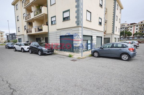 locale commerciale in vendita a Corigliano-Rossano in zona Rossano