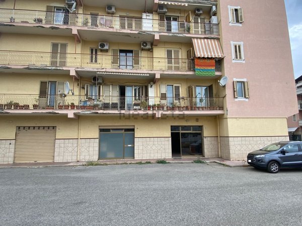 locale commerciale in vendita a Corigliano-Rossano in zona Rossano Stazione