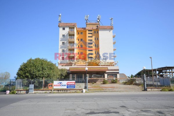 negozio in vendita a Corigliano-Rossano in zona Costa