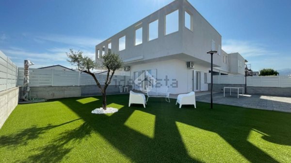 casa indipendente in vendita a Corigliano-Rossano in zona Rossano