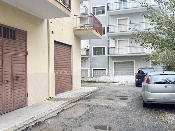 locale commerciale in vendita a Corigliano-Rossano in zona Rossano Stazione
