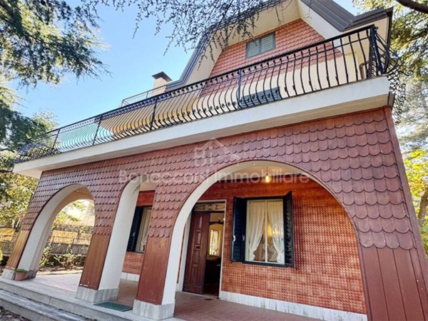 casa indipendente in vendita a Corigliano-Rossano in zona Rossano