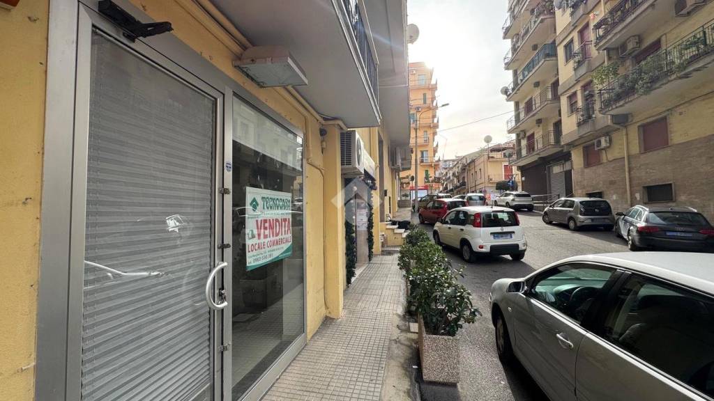 locale commerciale in vendita a Corigliano-Rossano in zona Rossano