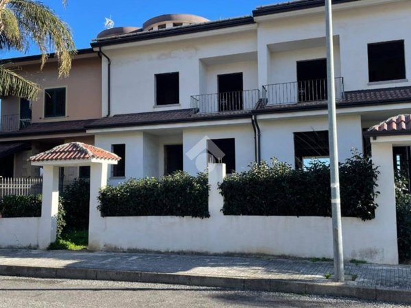 casa indipendente in vendita a Corigliano-Rossano in zona Rossano