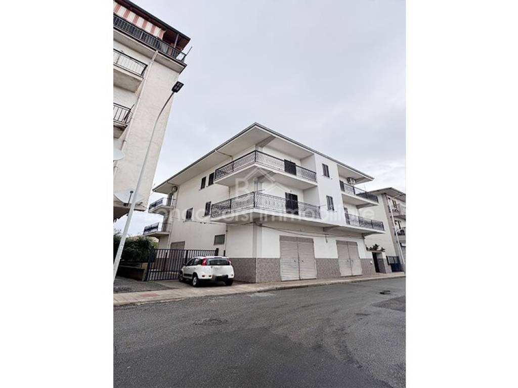 casa indipendente in vendita a Corigliano-Rossano in zona Rossano