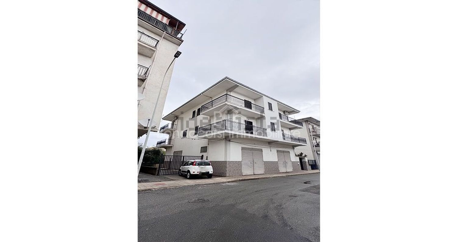 intera palazzina in vendita a Corigliano-Rossano in zona Rossano