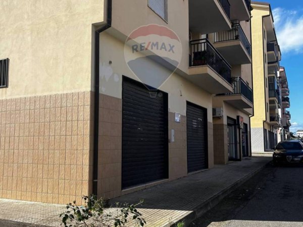 negozio in vendita a Corigliano-Rossano in zona Corigliano Calabro