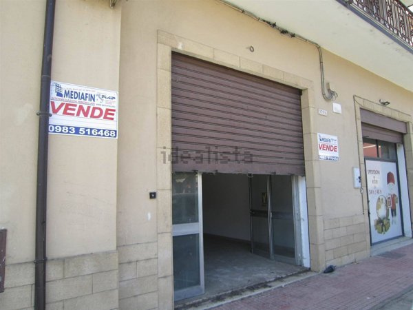 locale di sgombero in vendita a Corigliano-Rossano in zona Corigliano Calabro