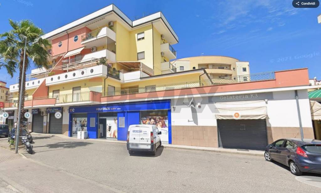 locale commerciale in vendita a Corigliano-Rossano in zona Corigliano Calabro