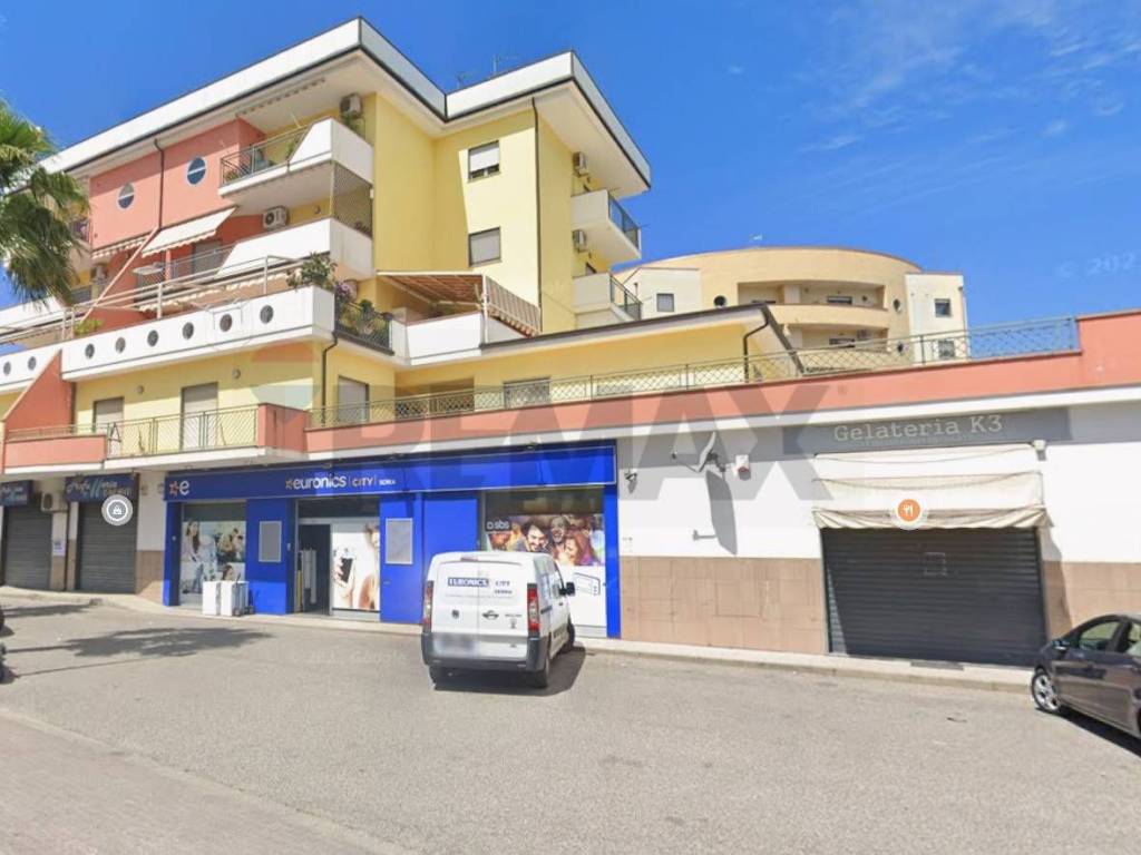 locale commerciale in vendita a Corigliano-Rossano in zona Corigliano Calabro