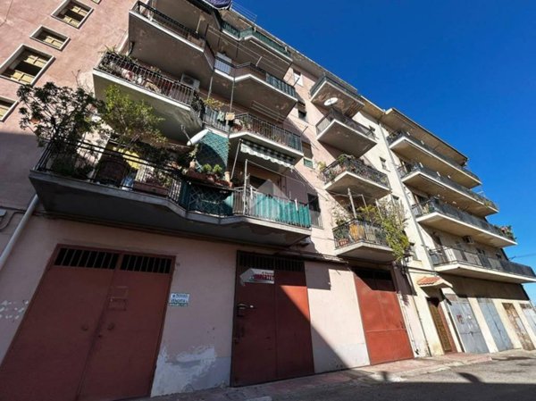 locale commerciale in vendita a Corigliano-Rossano