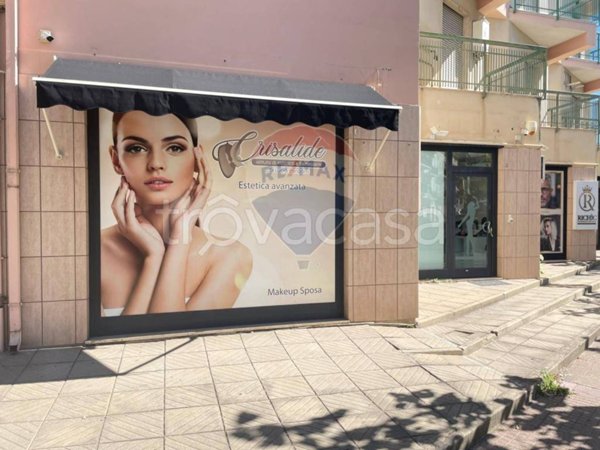 negozio in vendita a Corigliano-Rossano in zona Corigliano Calabro