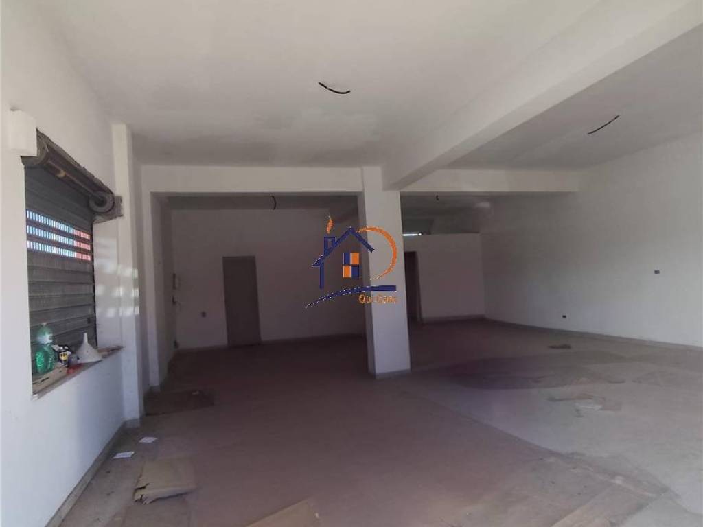 negozio in vendita a Corigliano-Rossano in zona Rossano Stazione